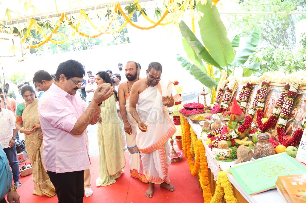 Gopichand and Sreenu Vaitla Movie Launched